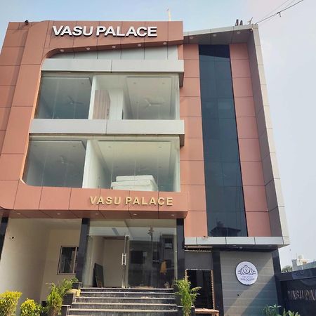 Hotel O Vasu Palace Ayodhya ภายนอก รูปภาพ