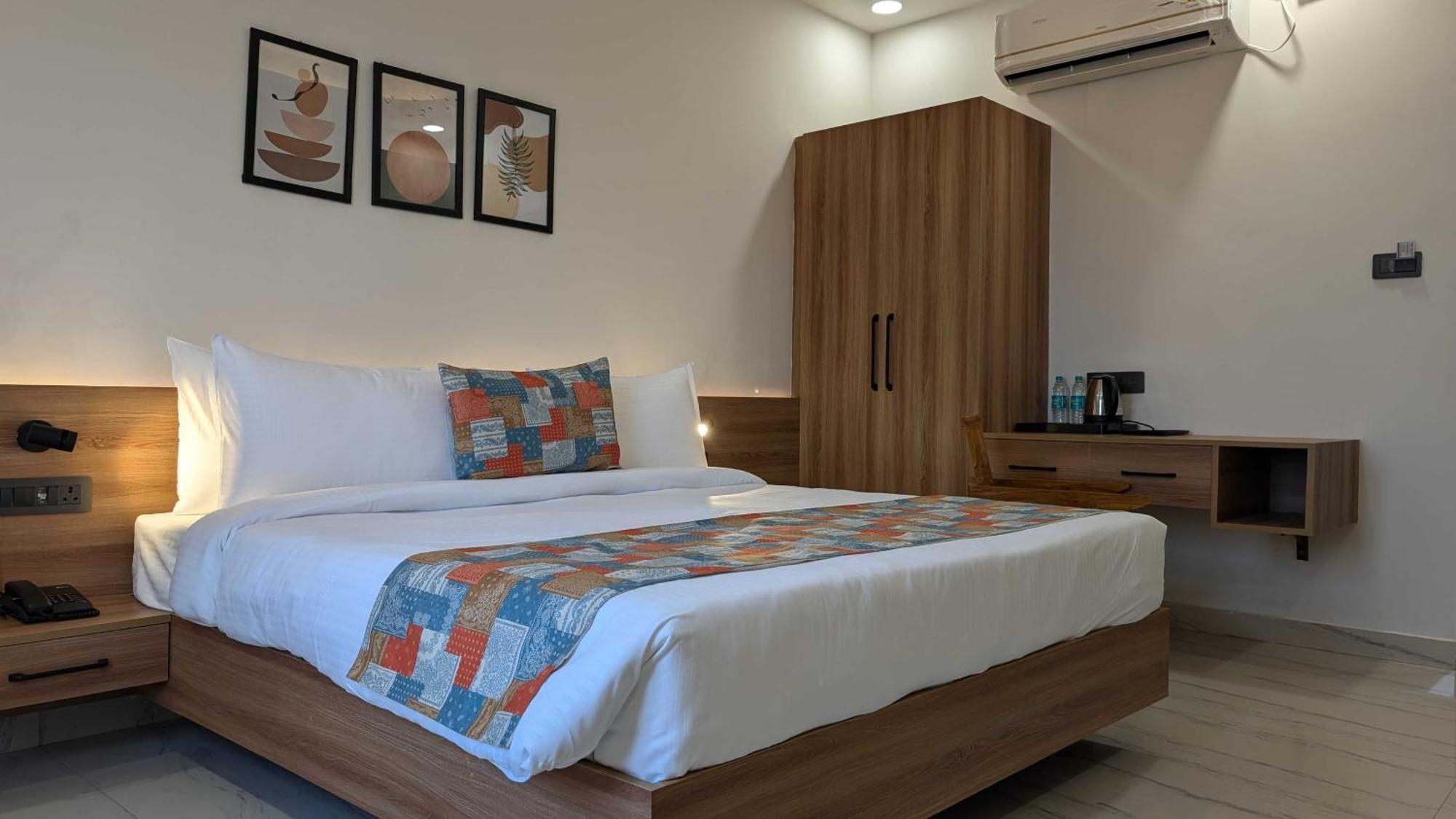 Hotel O Vasu Palace Ayodhya ภายนอก รูปภาพ