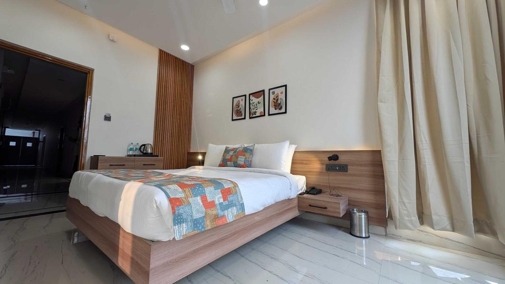 Hotel O Vasu Palace Ayodhya ภายนอก รูปภาพ
