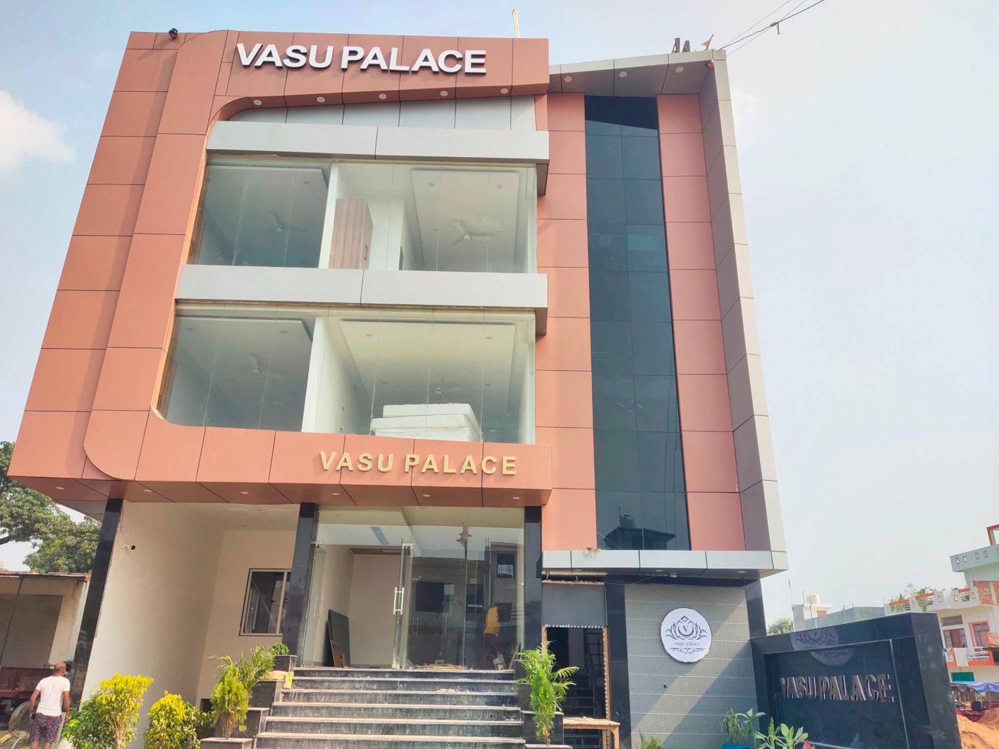 Hotel O Vasu Palace Ayodhya ภายนอก รูปภาพ